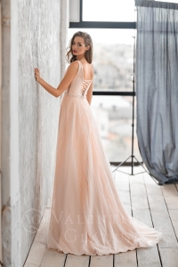Красивое длинное платье Staten-Island айвори от дизайнера Валентины Гладун