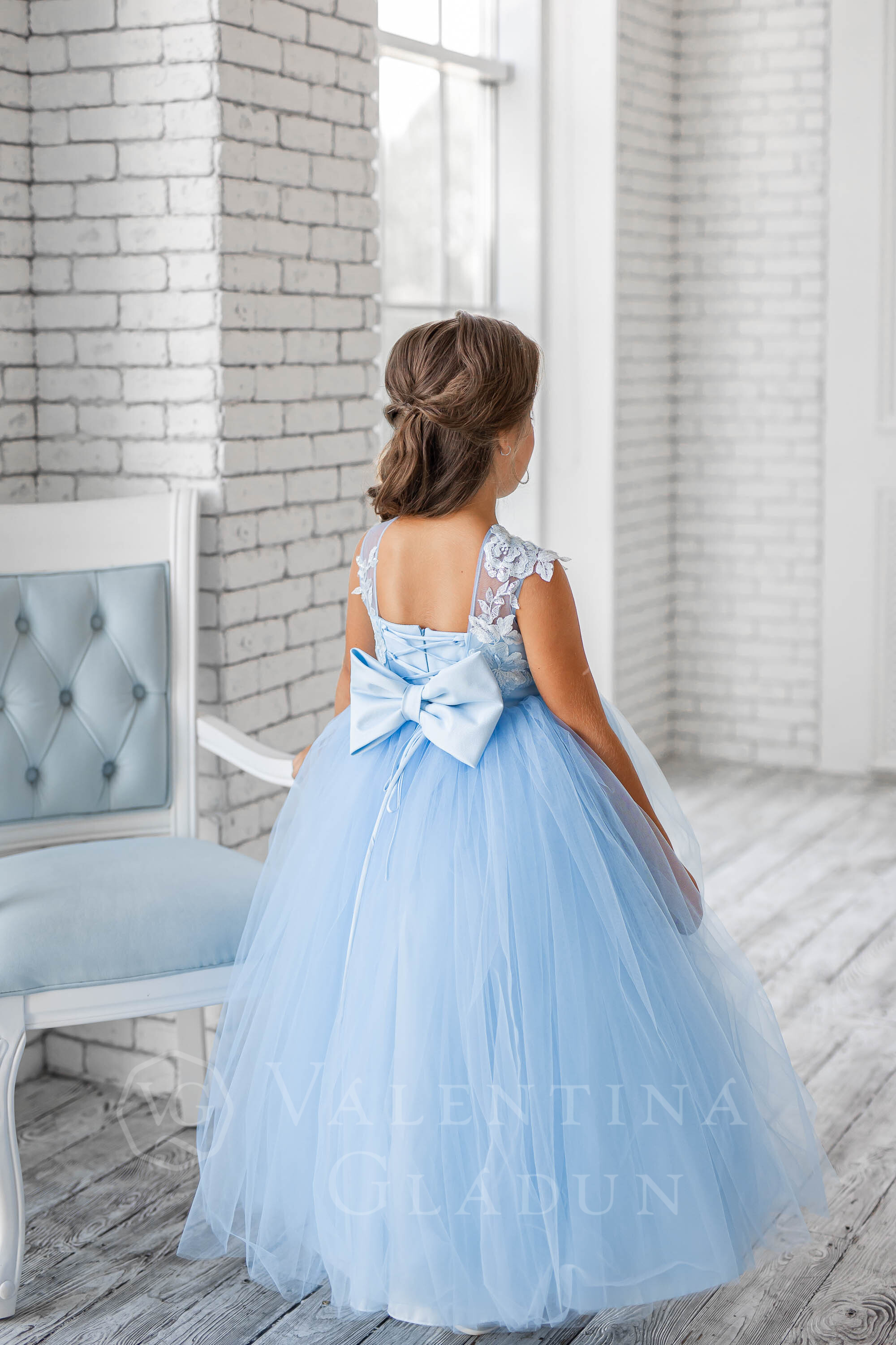 Ронни вечернее детское платье голубого цвета от Гладун