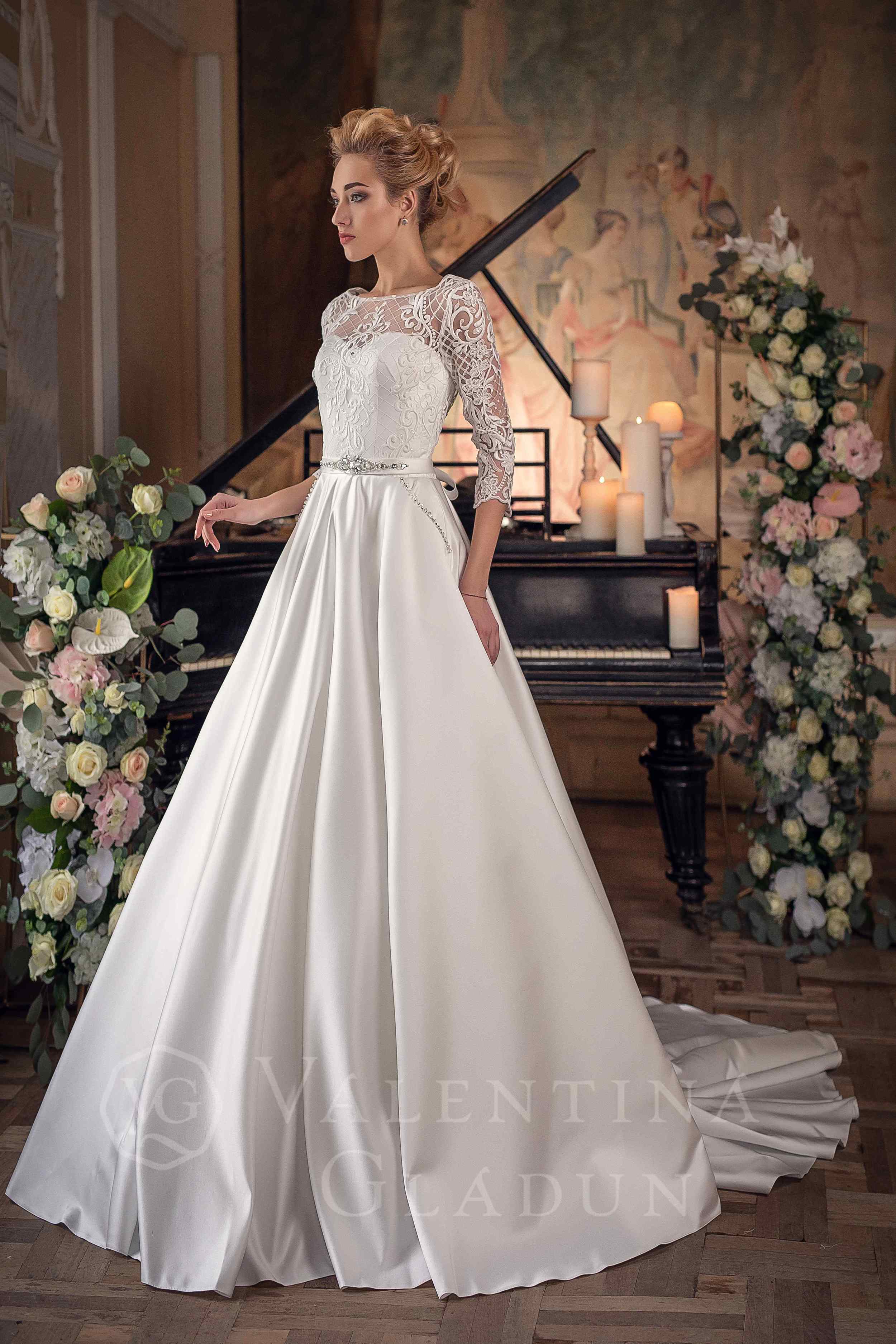 Элегантное свадебное платье Carmella