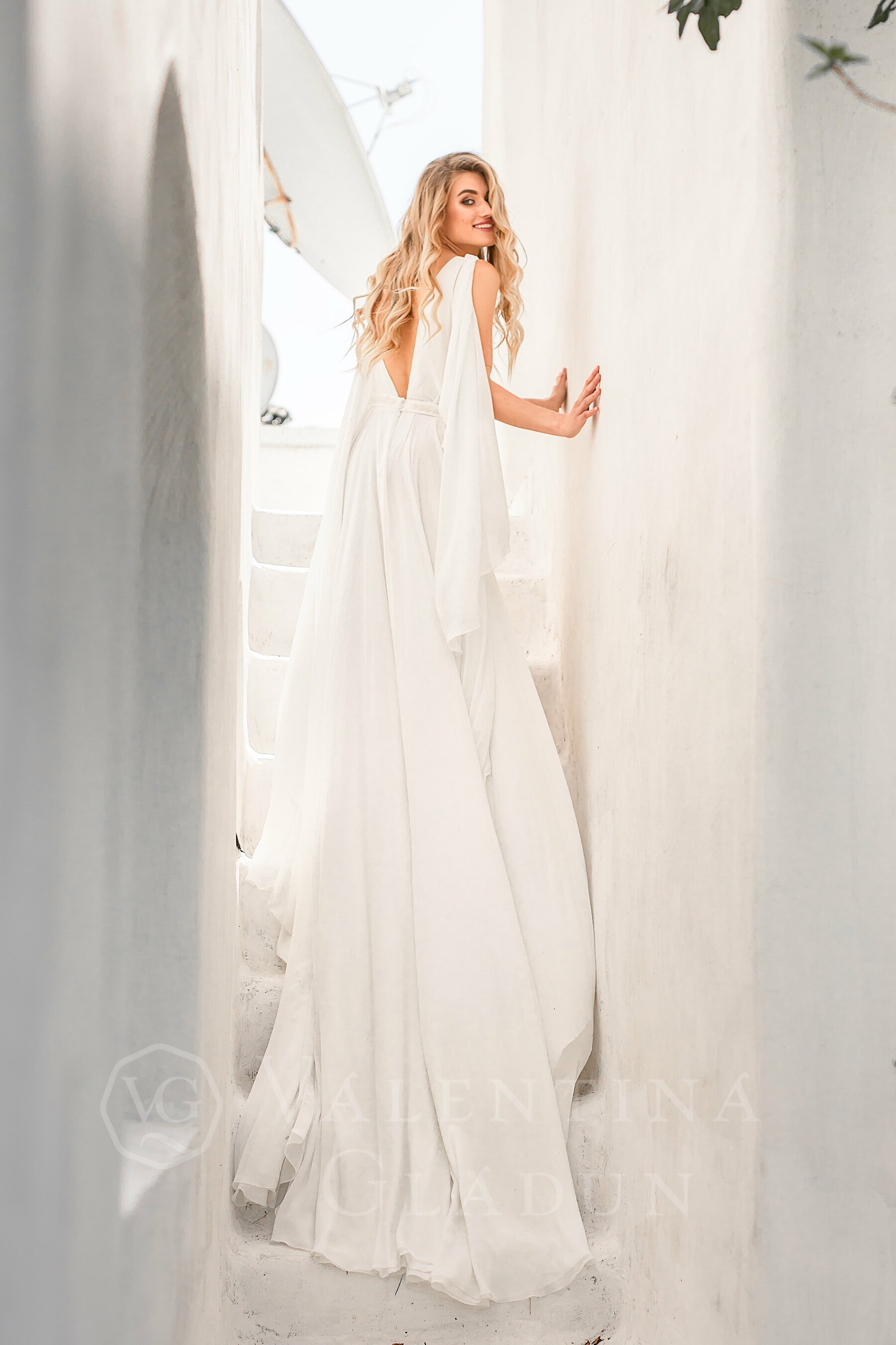 Boticelli свадебное платье с высоким разрезом