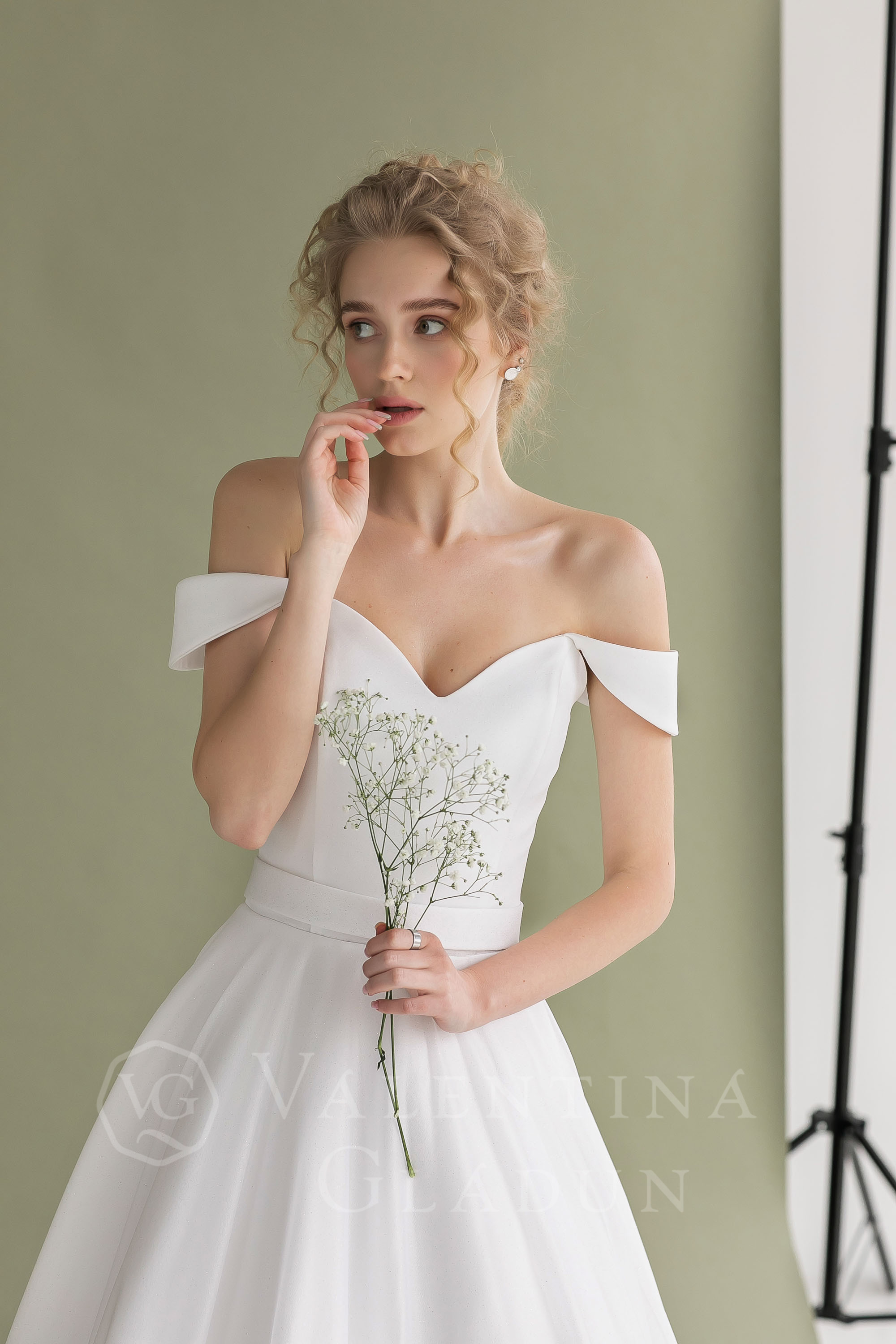 Libourne свадебное платье 2021 с открытыми плачами