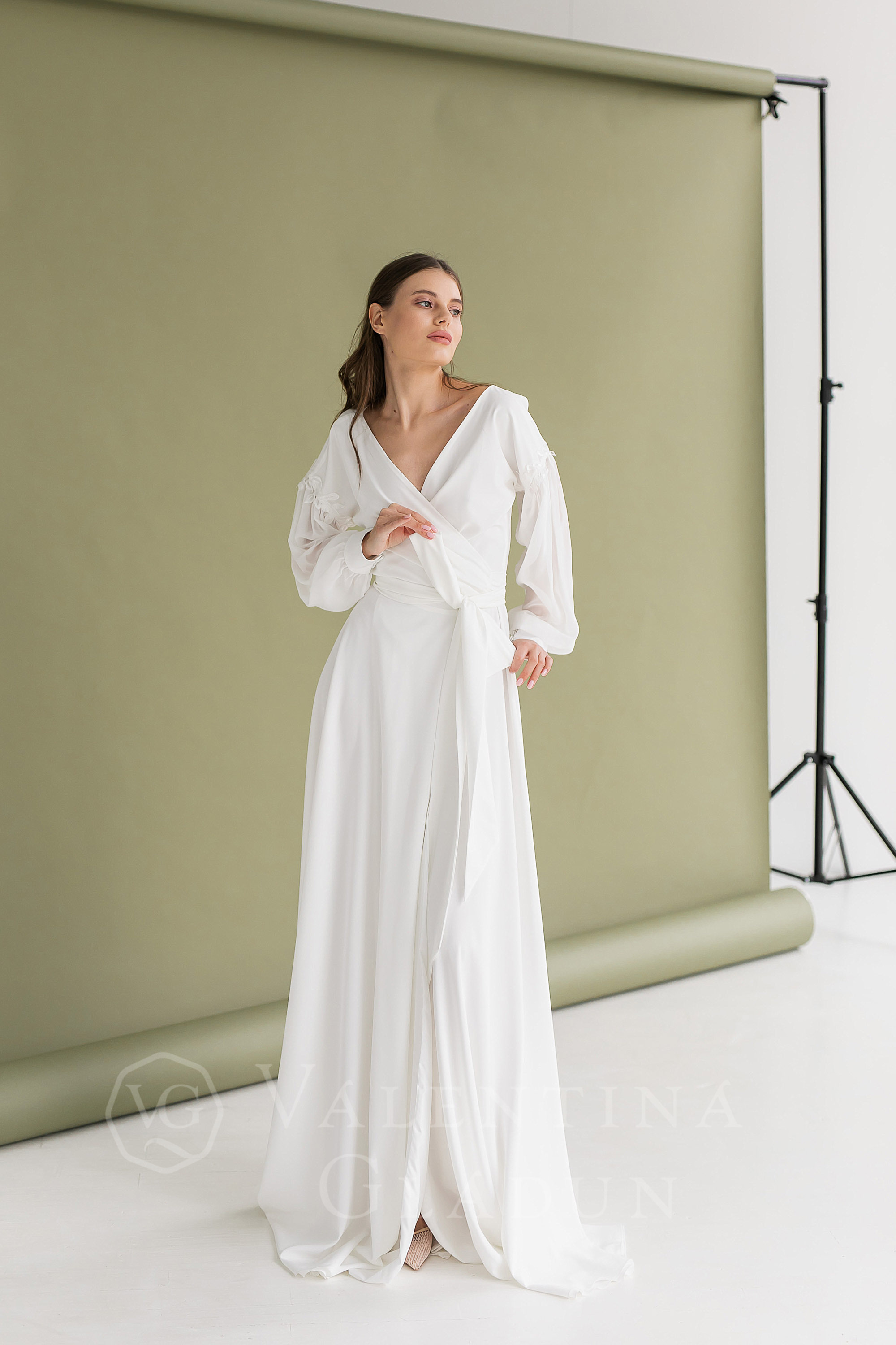 Белое платье-халат свадебное 2021 Бланк