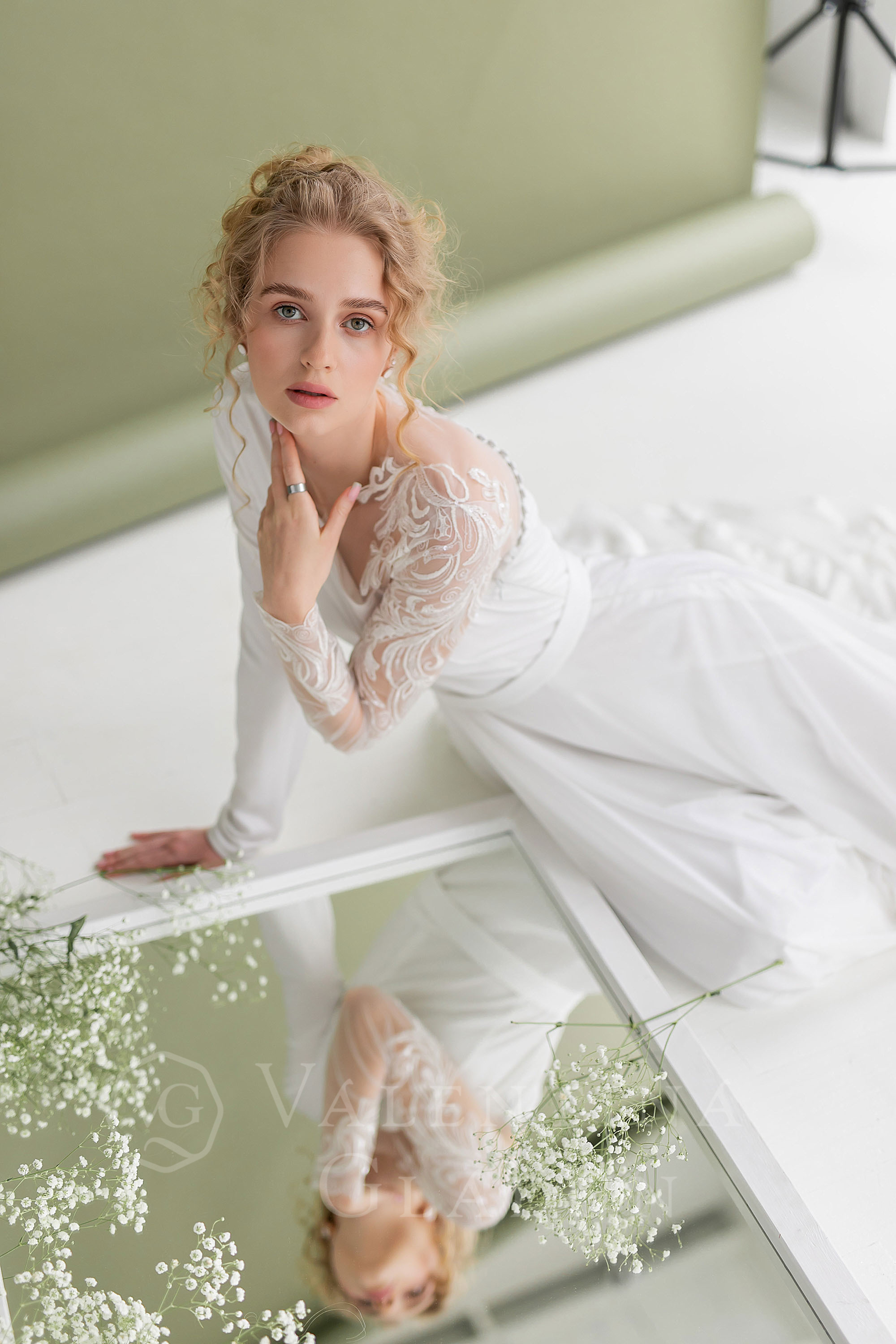 Гладун свадебное асимметричное платье 2021