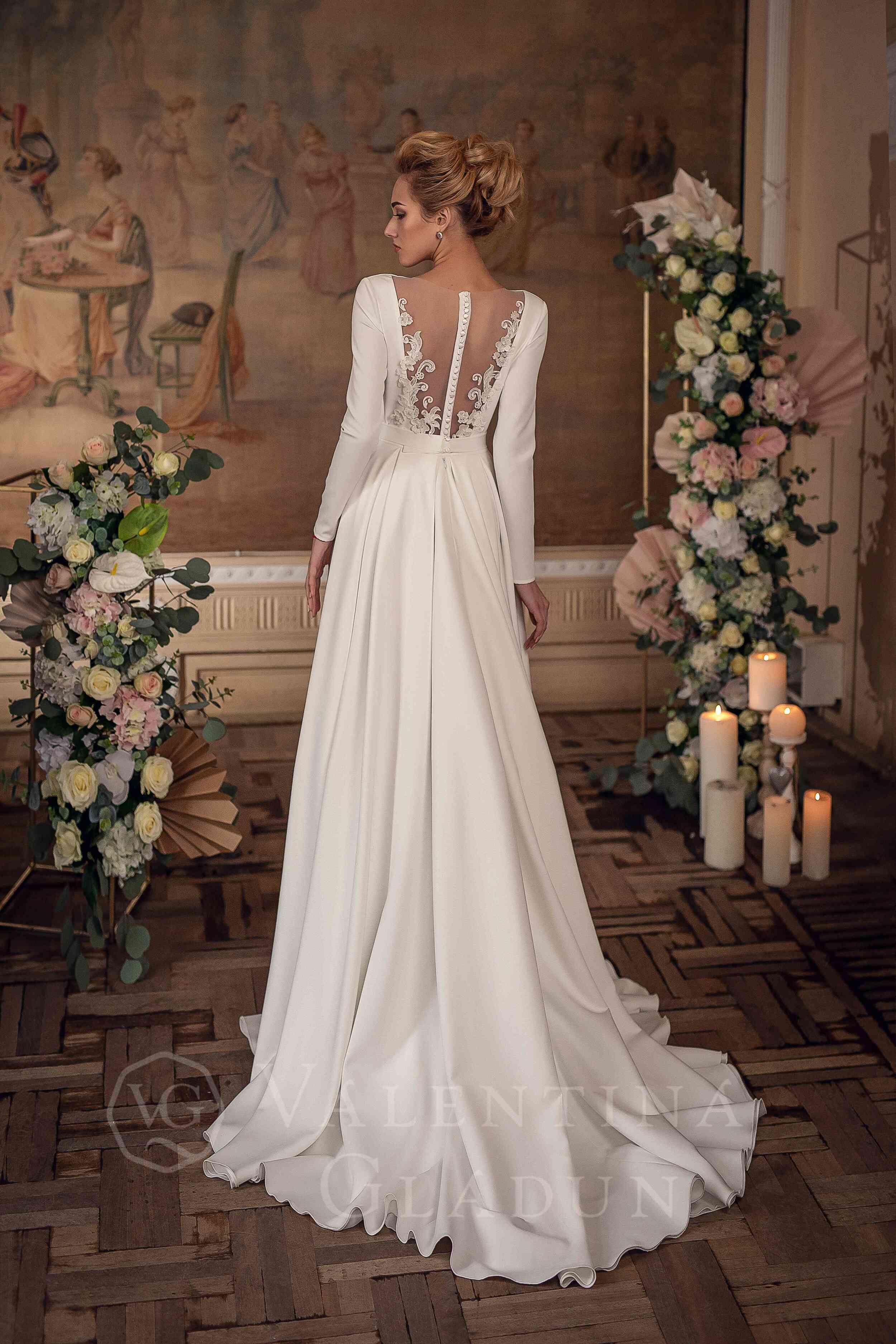 длинное свадебное платье с открытой спиной