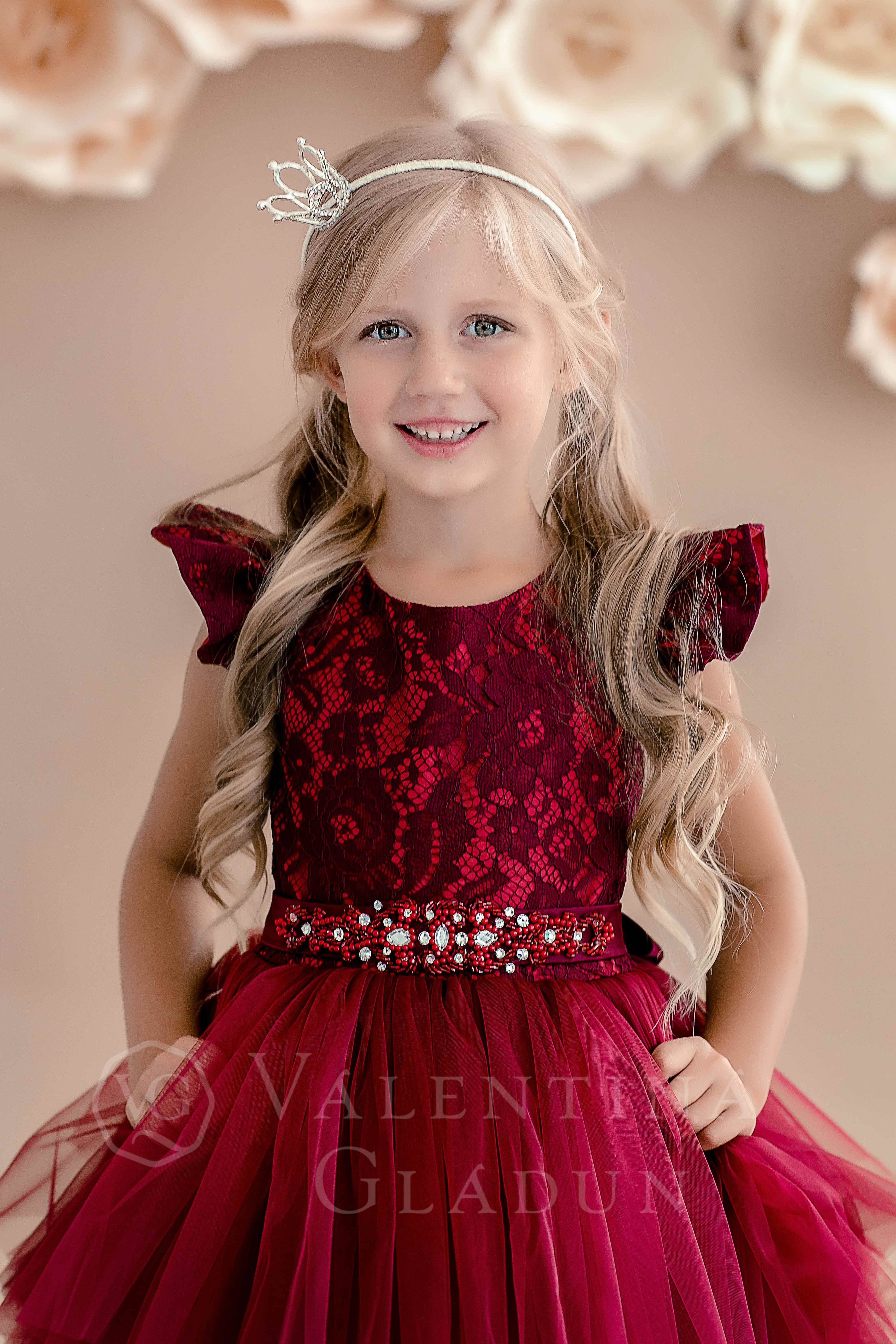 Детское фатиновое платье красного цвета