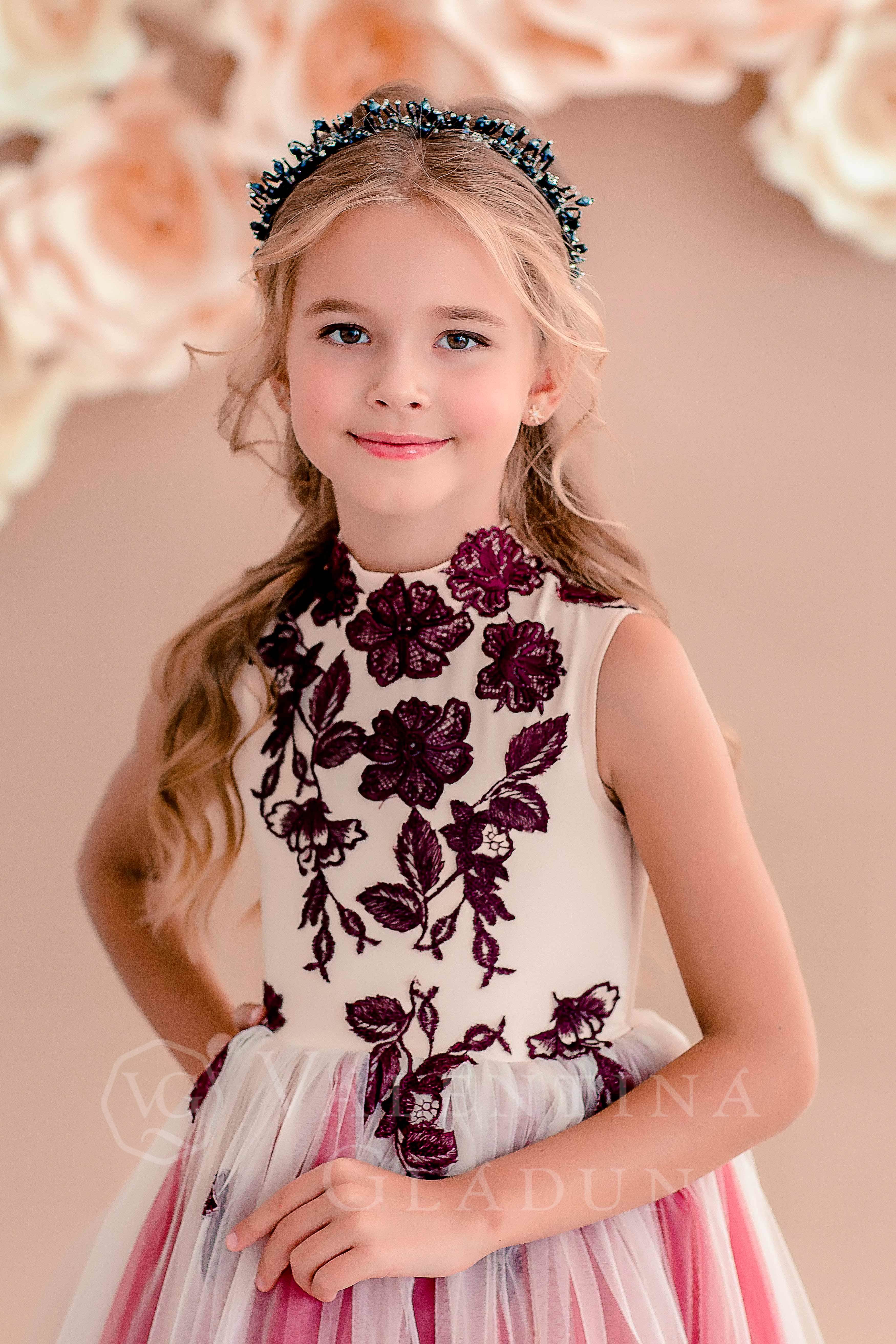 Детское платье с вышивкой 3D цветами
