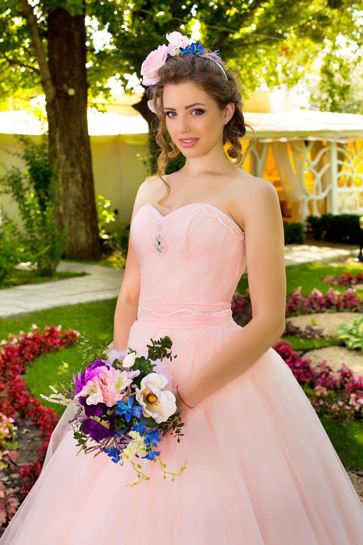 Пудровое платье для невесты
