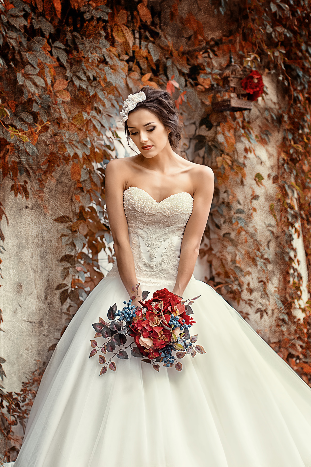 Свадебное платье с открытым верхом