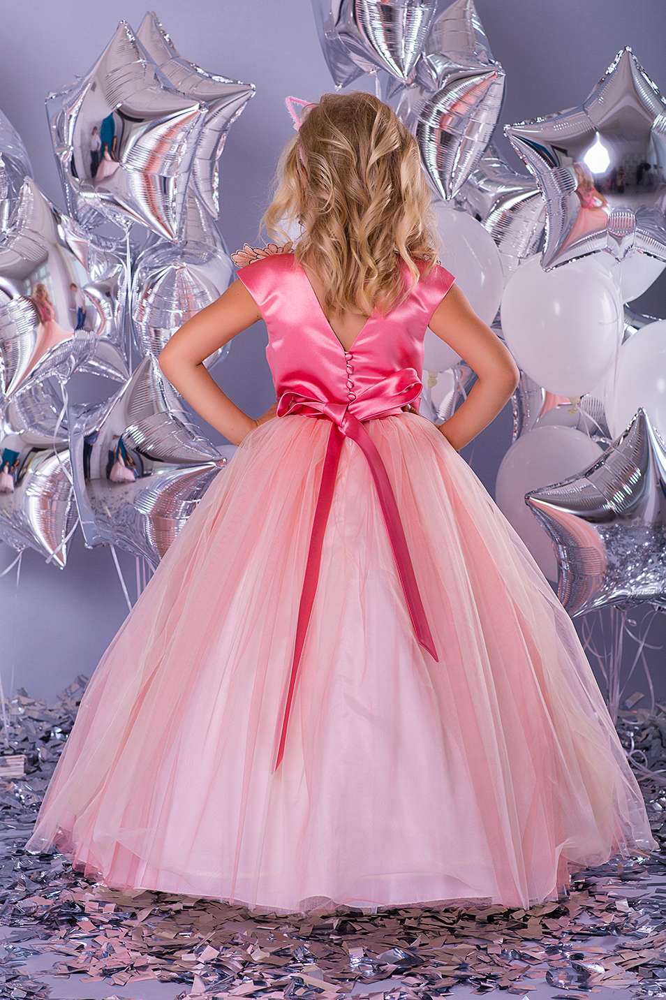 Пышное платье для девочки в коралловом цвете