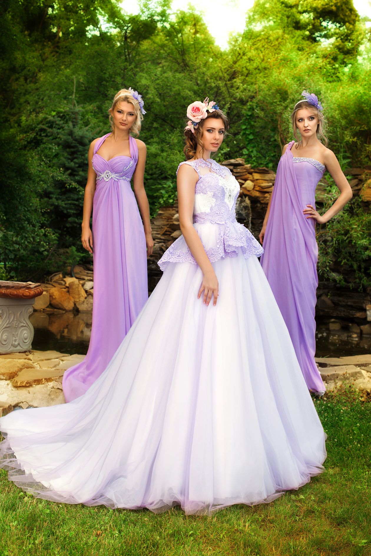 Цветное свадебное платье для невесты и подружек