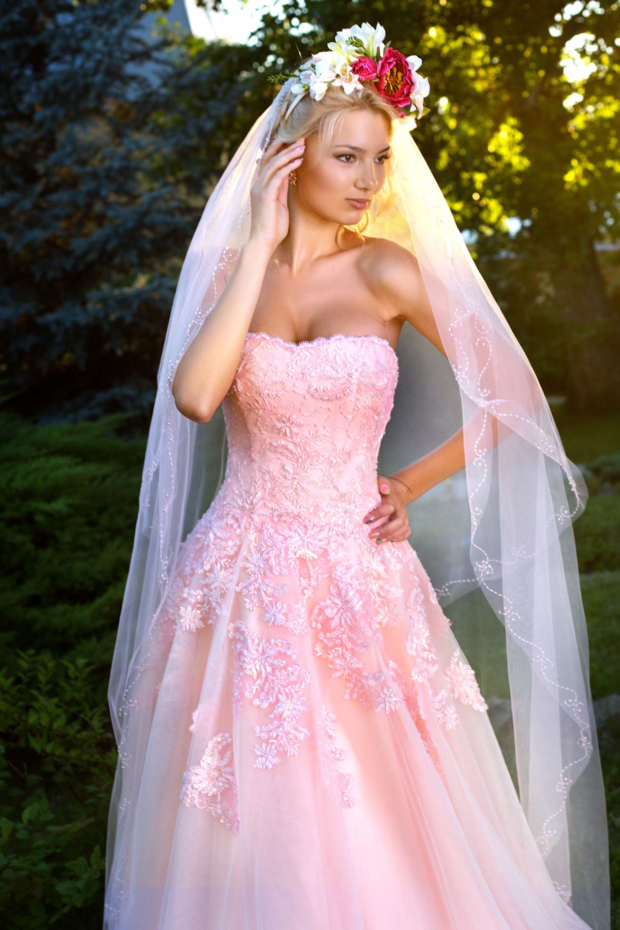 Розовое свадебное платье 