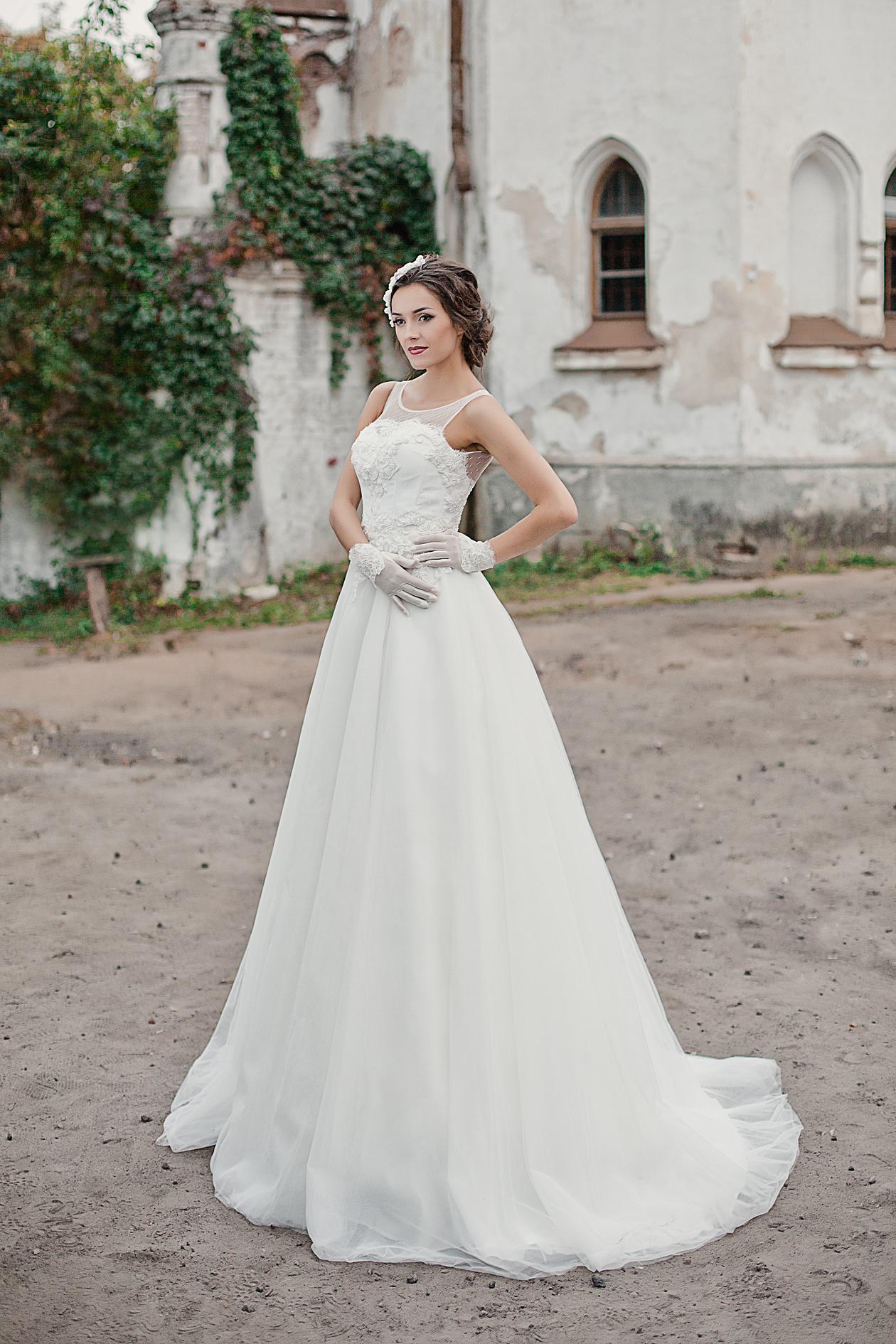 Легкое свадебное платье Saharienne с открытой спиной