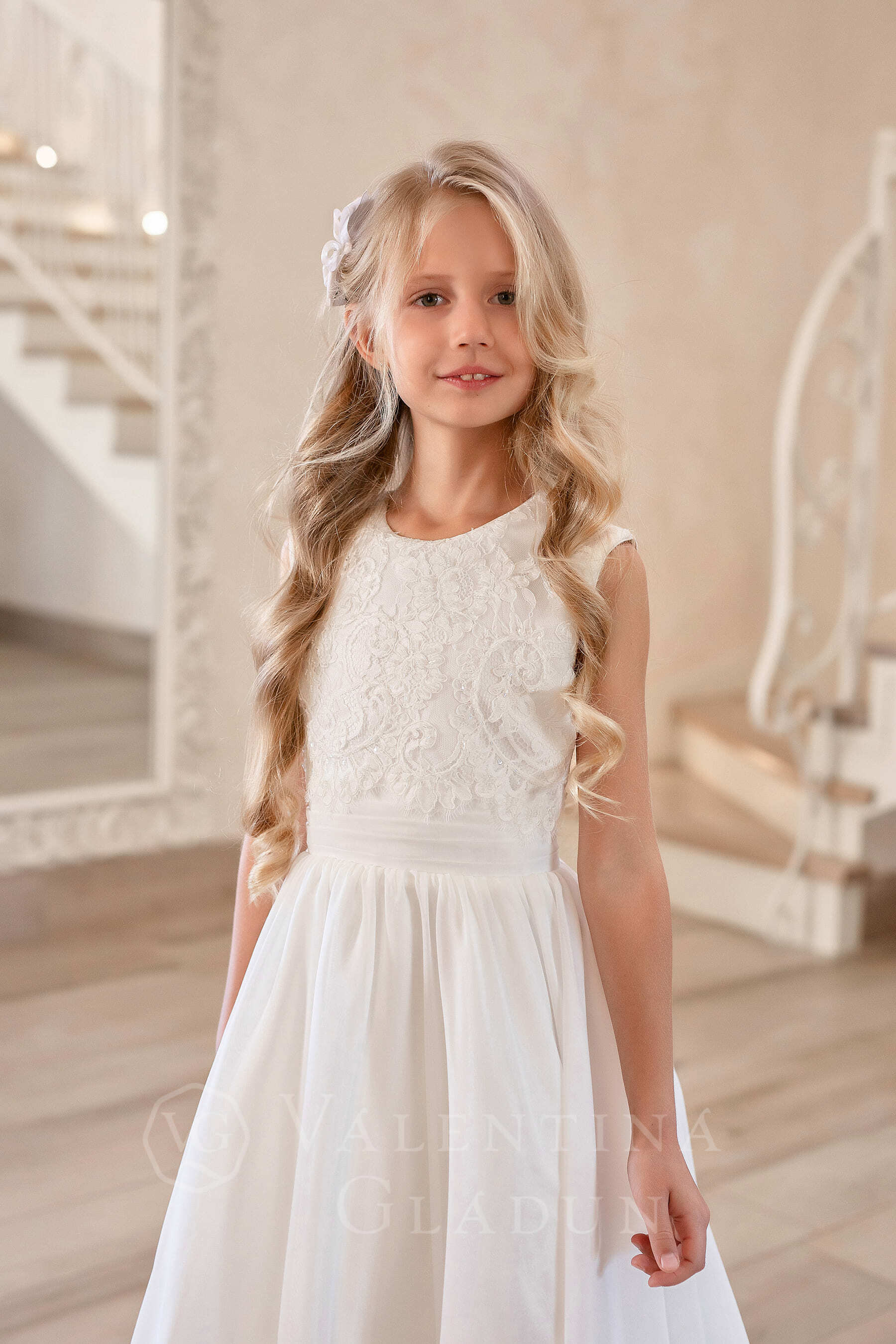Белое длинное платье для девочки нарядное Sylvia
