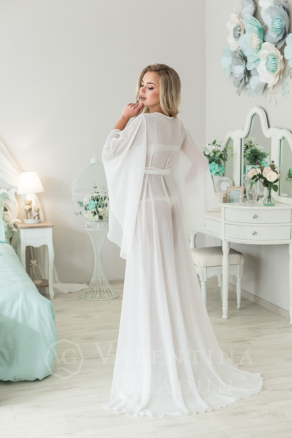 Нежное будуарное платье для утра невесты