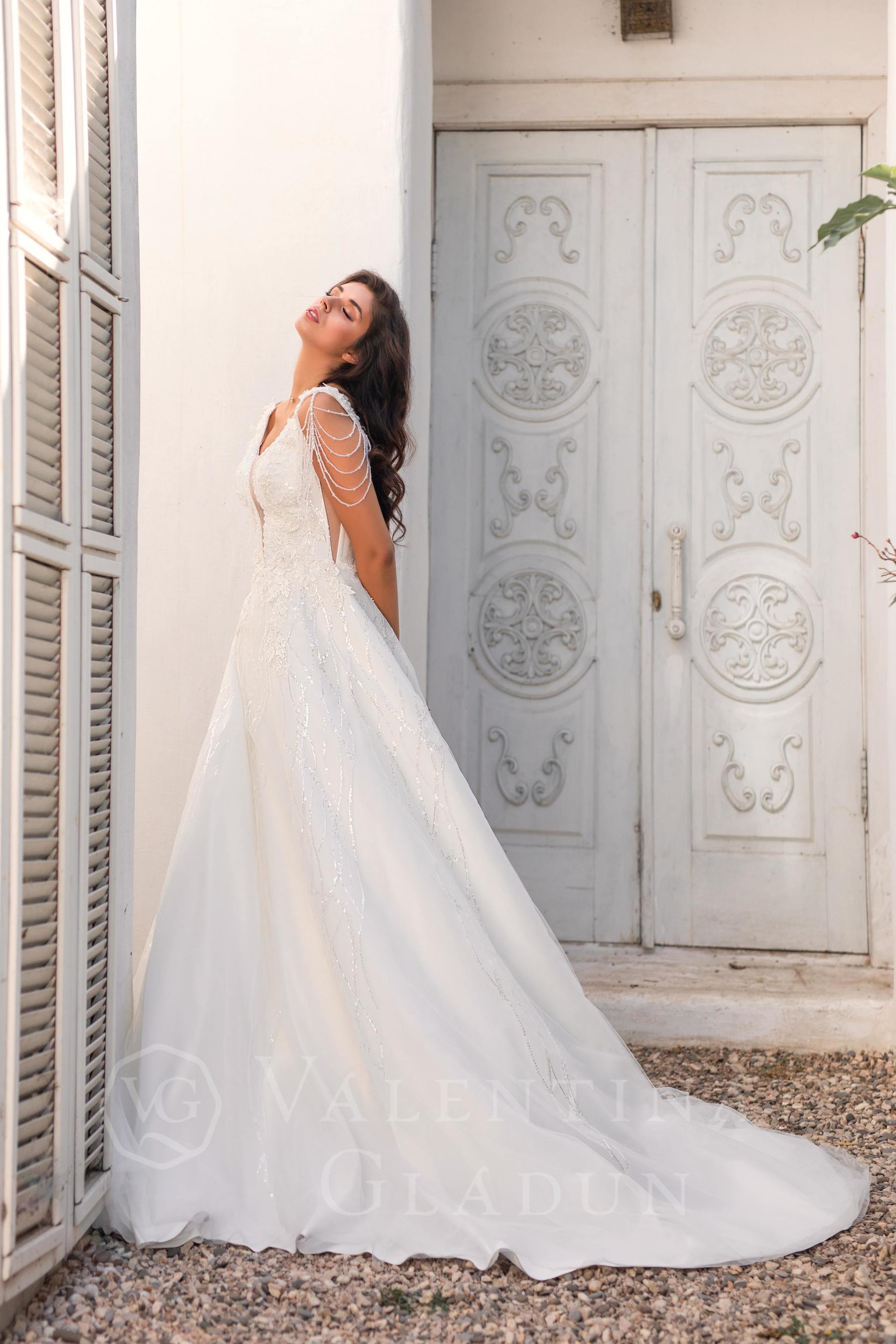 Приталенное свадебное платье Leonora коллекции 2020
