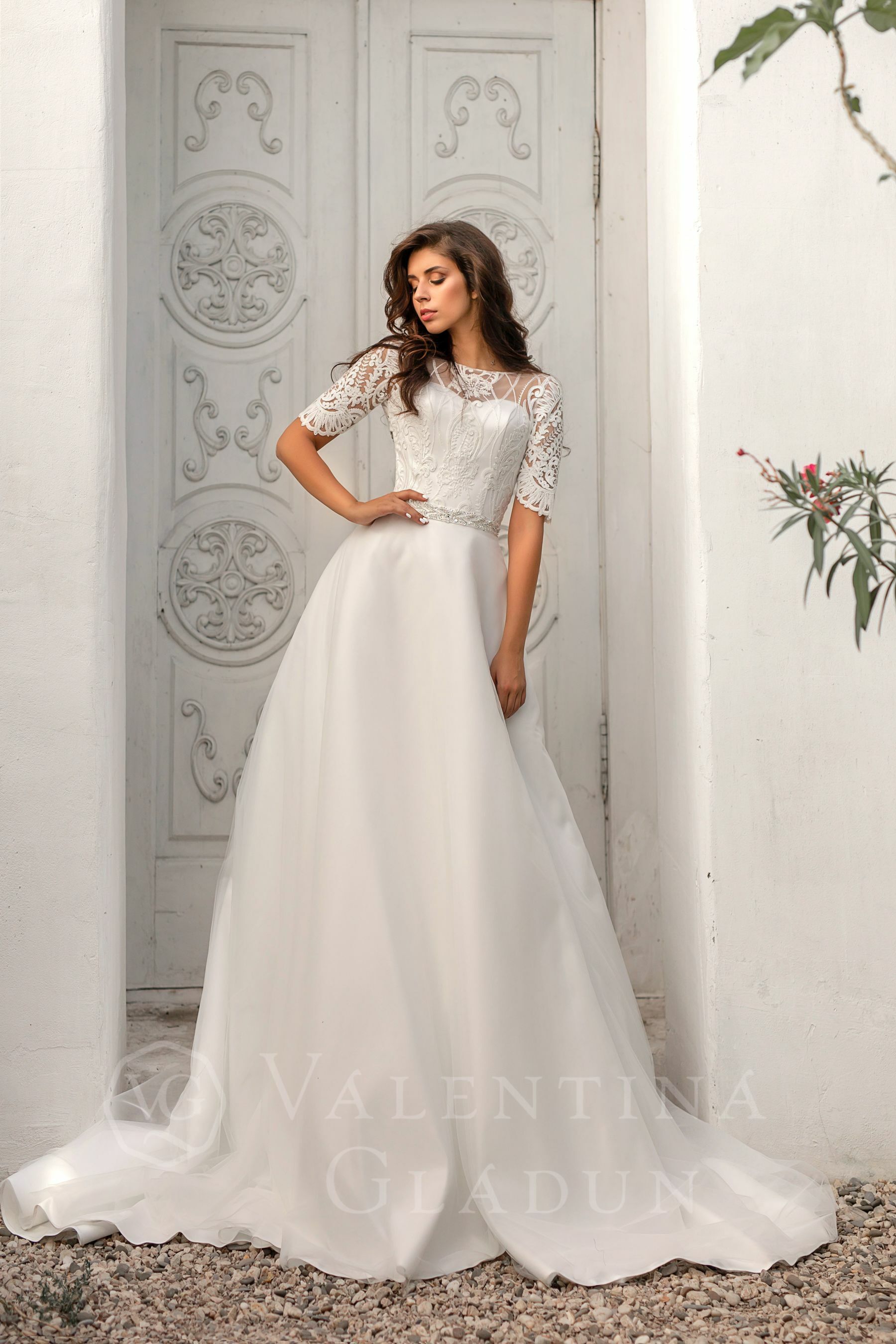 Пышное свадебное платье с узором на спине Лигурия 2020