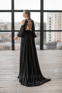 Изысканное черное платье в пол с золотой вышивкой по декольте и спине East Side