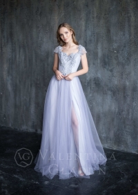 Пышное выпускное платье серебристого цвета EVET от Гладун