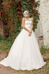 Пышное свадебное платье со шлейфом Raffine