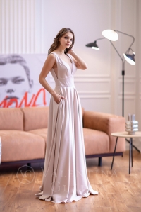Вечернее платье в цвете нюд Сиена 2021